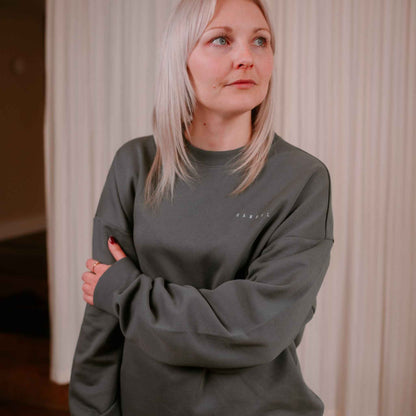 Oversized Sweat in Grey, worn – Gambol Archive