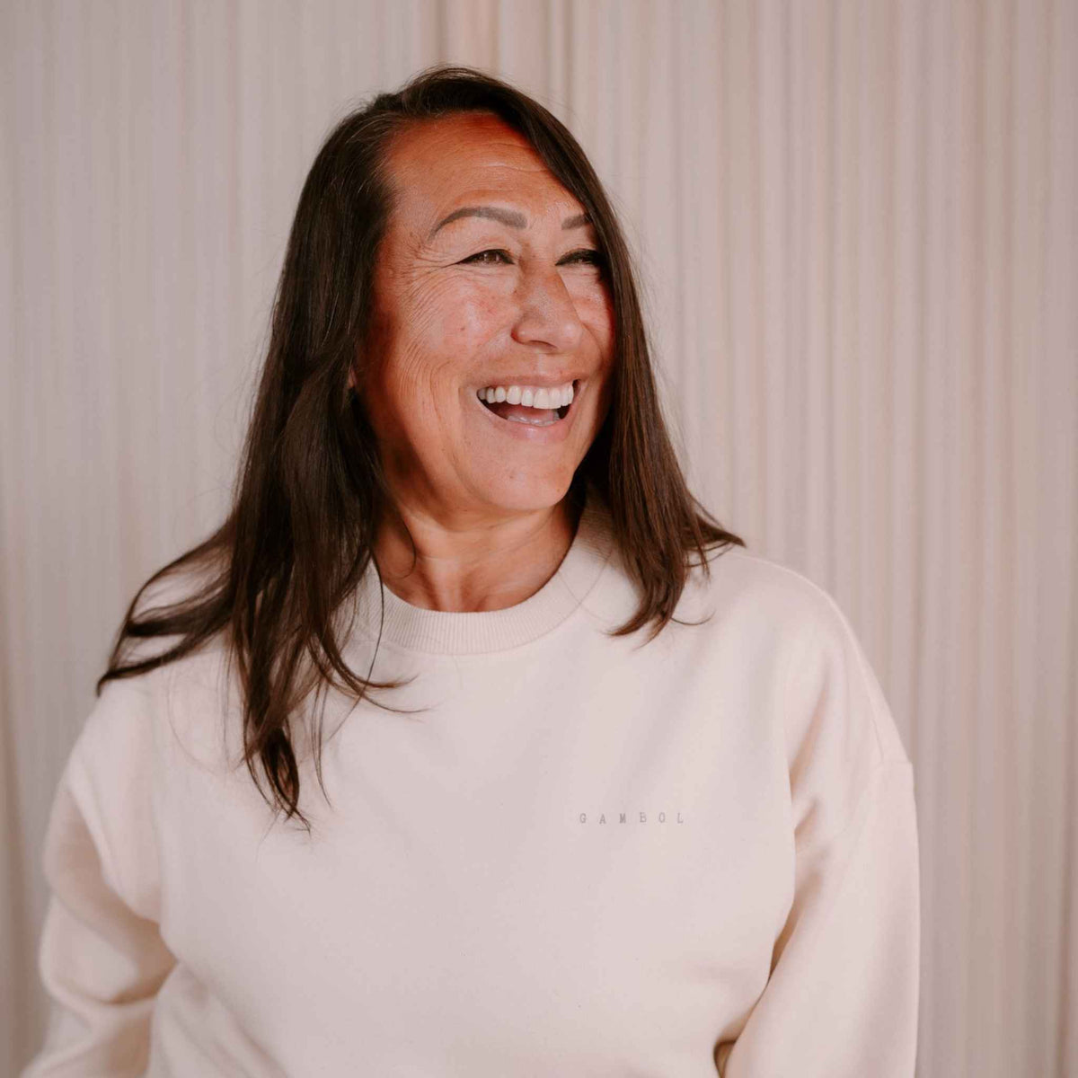 Oversized Sweat in Natural, worn – Gambol Archive
