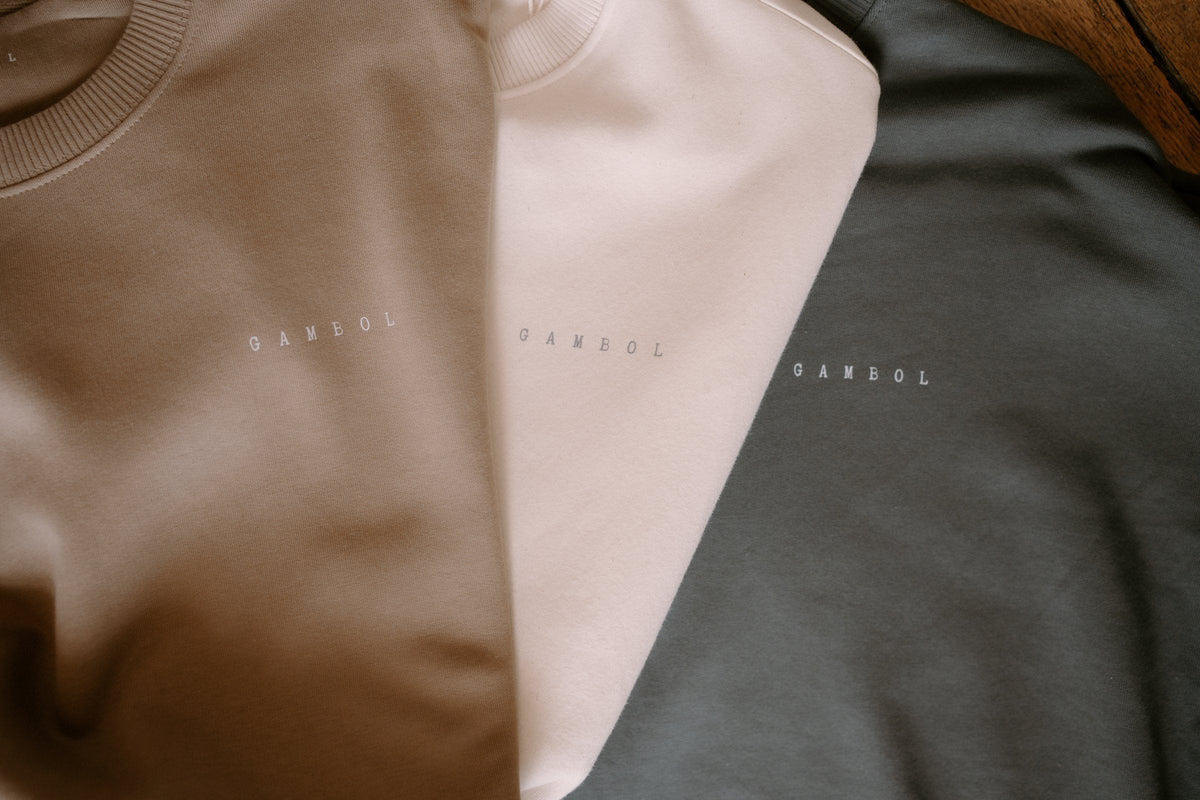 Oversized Sweat in Camel, Natural and Jade, folded – Gambol Archive
